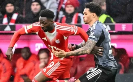 Alphonso Davies Injured, Exits Bayern Munich Match