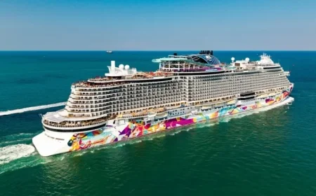Norwegian Cruise Line Fans Upset by New Dining Dress Code