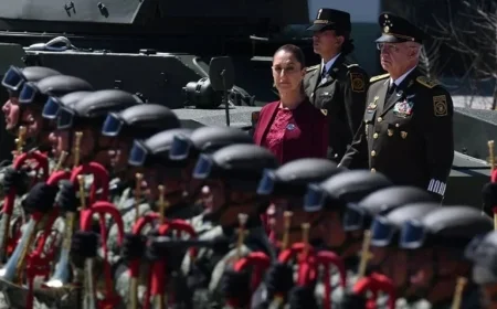 Sheinbaum Declines US Offer, Embraces Canadian Relations in Mexico’s Weekly Review