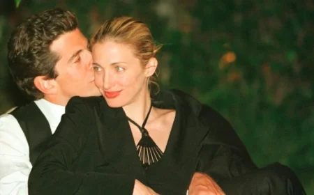 Carolyn Bessette-Kennedy’s Chic Beauty: 6 Photos Highlighting Her Timeless Style