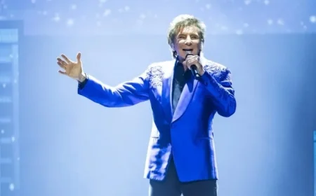 Barry Manilow Delays More Arena Shows During Cancer Recovery