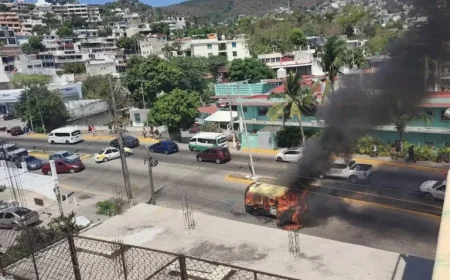 Transportation Torched, Roads Blocked in Acapulco Report