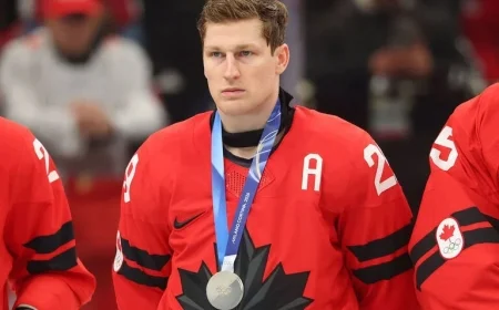 MacKinnon Challenged Fans to Decide the Better Team