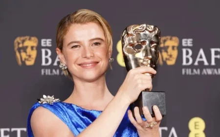 Jessie Buckley Wins 2026 Bafta for Best Actress, Dedicates to Daughter