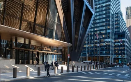 Dimon Aims to Justify $2 Billion Weekly Costs to JPMorgan Investors