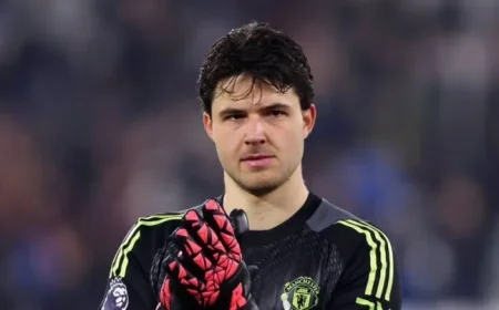 Man Utd Legend Discusses Return, Shares Senne Lammens Review