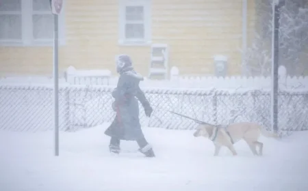 Blizzard Leaves Hundreds of Thousands Powerless in Massachusetts