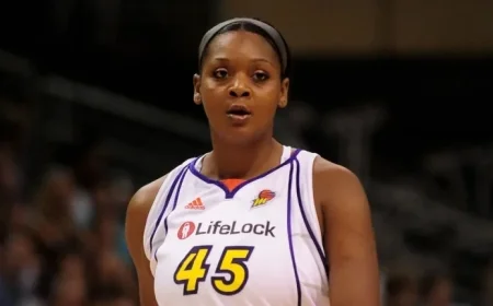 WNBA Mourns Former All-Star Kara Braxton, Dead at 43