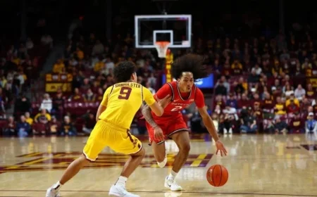 Men’s Basketball Faces Washington in Second-to-Last Home Game