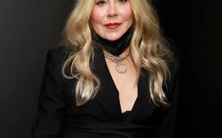 Christina Applegate Battles MS, Largely Confined to Bedroom