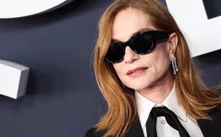 French Cinema Stars Shine on César Awards Red Carpet (PHOTOS)