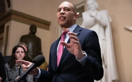 Democrats, Experts Criticize Trump’s Draft Order to Control Voting