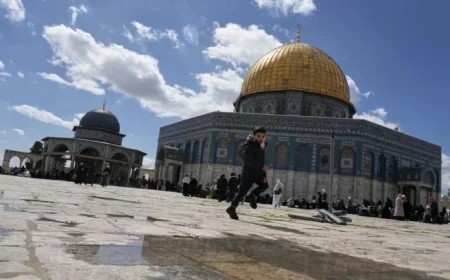 UK Alerts Travelers Amid Escalating Middle East Crisis