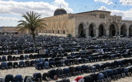 100,000 Worshippers Gather at Al-Aqsa Despite Israeli Restrictions on Ramadan’s 2nd Friday