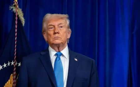 Trump Urges Iranians to Overthrow Leadership, Vows U.S. Support