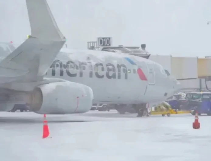 Heavy Snow Halts American Airlines Flights at Charlotte Airport