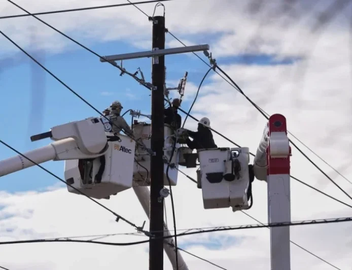 Thousands Lose Power in Denver Amid Sunday Outages