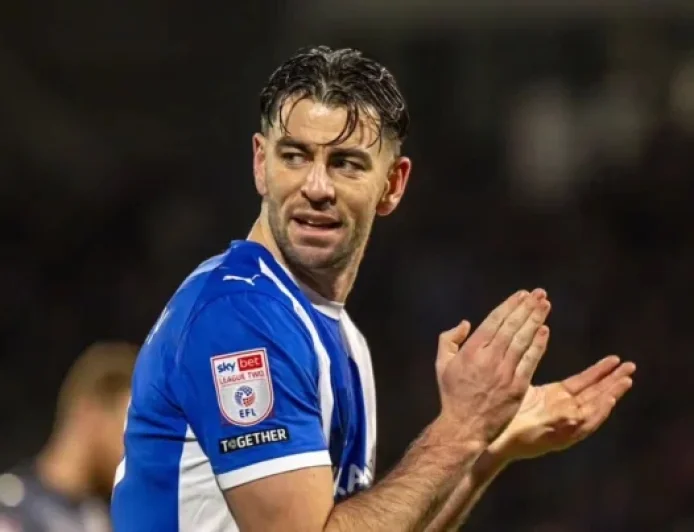 Bristol Rovers Negotiating to Sign Striker Joe Quigley