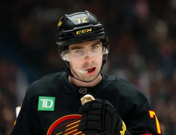 Canucks’ Filip Chytil Exits Game Against Mammoth