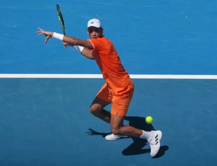 Auger-Aliassime Defeats Wawrinka to Reach Montpellier Quarterfinals