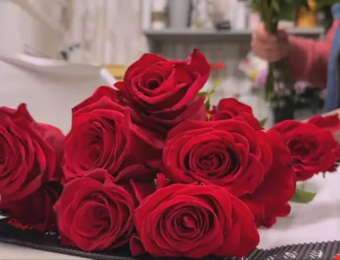 Florists Gear Up for Valentine’s Day with 5,000 Roses Sold