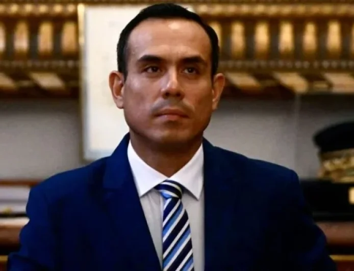 “Peru’s Presidential ‘Curse’ Ousts Jerí, Threatens Future Leaders”