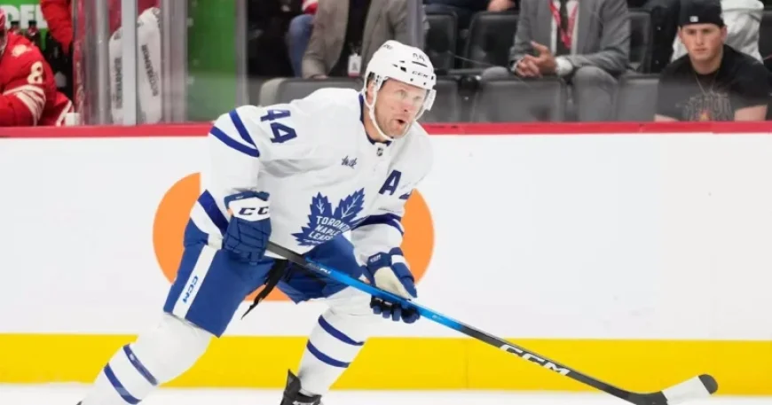 Leafs’ Rielly Suffers Upper-Body Injury in Game vs. Canucks