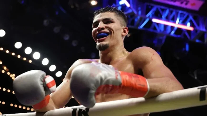 Xander Zayas Dominates Abass Baraou, Unifies WBO and WBA Titles