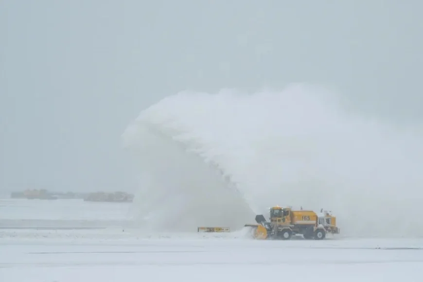 Winter Storm Gianna Forces Over 3,700 Flight Cancellations on East Coast