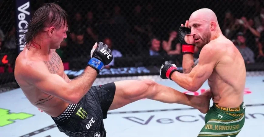 Diego Lopes Hospitalized for Foot Injuries After UFC 325 Defeat