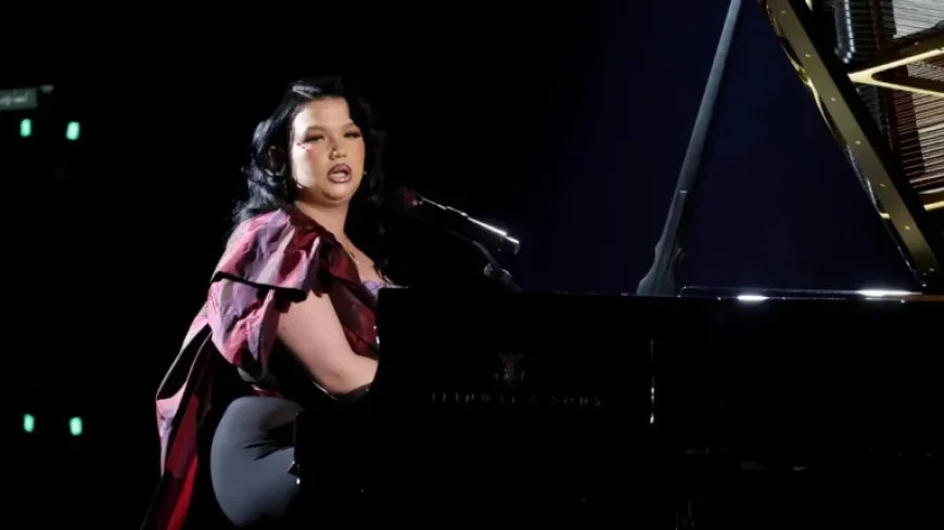 Lola Young Shines with “Messy” Performance at 2026 Grammys