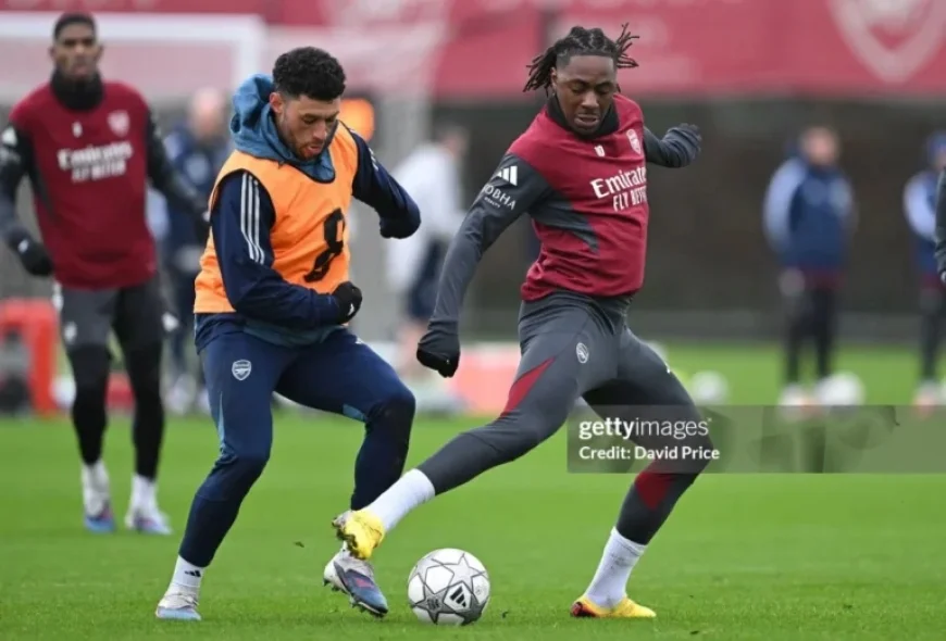 Alex Oxlade-Chamberlain Joins Arsenal First-Team Training Session