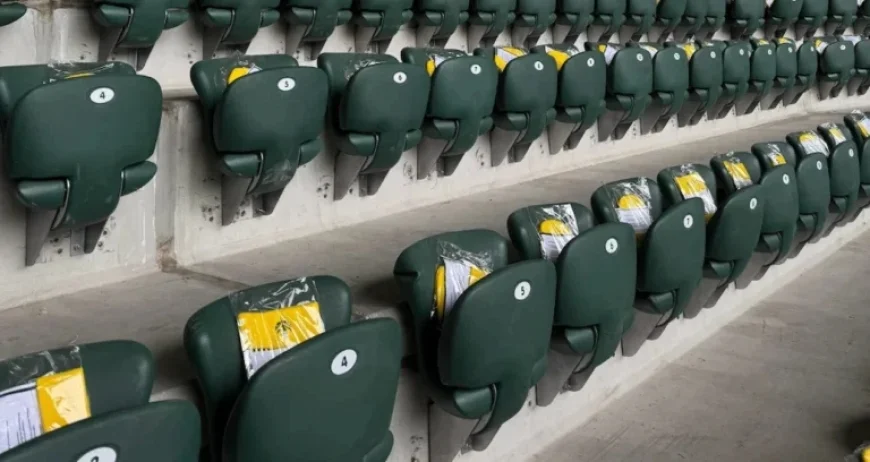 Sadettin Saran Surprises Fans with Tributes Placed in Stands