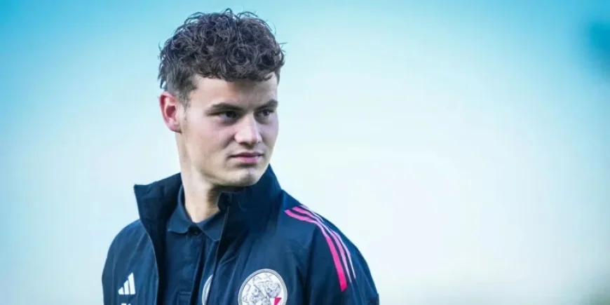 Ajax Bids Farewell: Player Loaned to League Two with Purchase Option