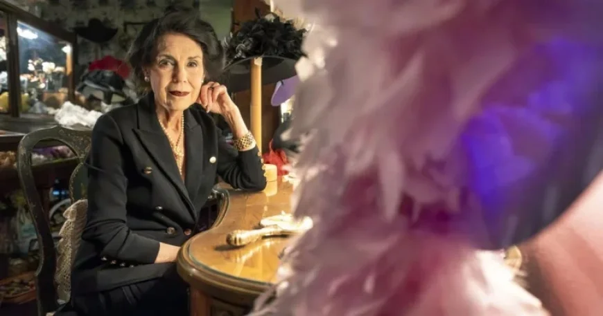 Yvonne LaFleur Reviews Grammys Fashion and Chappell Roan’s Style