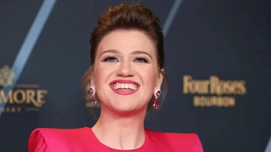 “Kelly Clarkson Ends Show After 7 Seasons to Focus on Family”