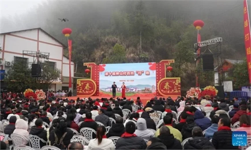 Villagers Celebrate Spring Festival Gala in Shenshan, Jiangxi Province