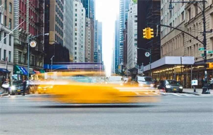 Book That Led Saylor to Bitcoin Predicts Silver’s Downfall Eight Years Ago