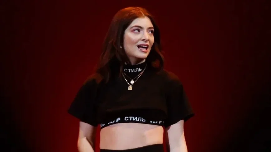 Lorde Donates $204,000 from Minneapolis Merch, Shares ‘Ice Out’ Message