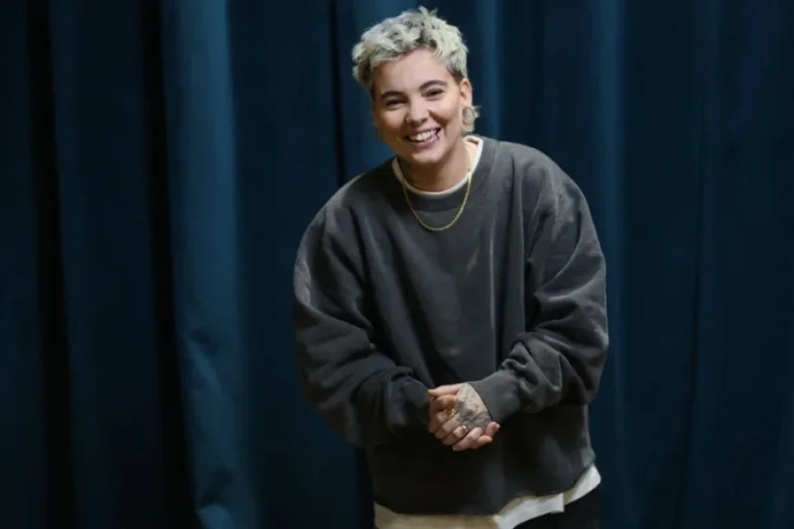 Roxane Bruneau Performs in French with Michael Bublé