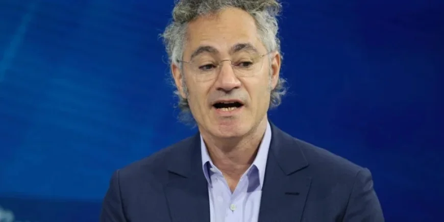 Palantir CEO Karp: Trump Highlights AI Adoption Hesitance