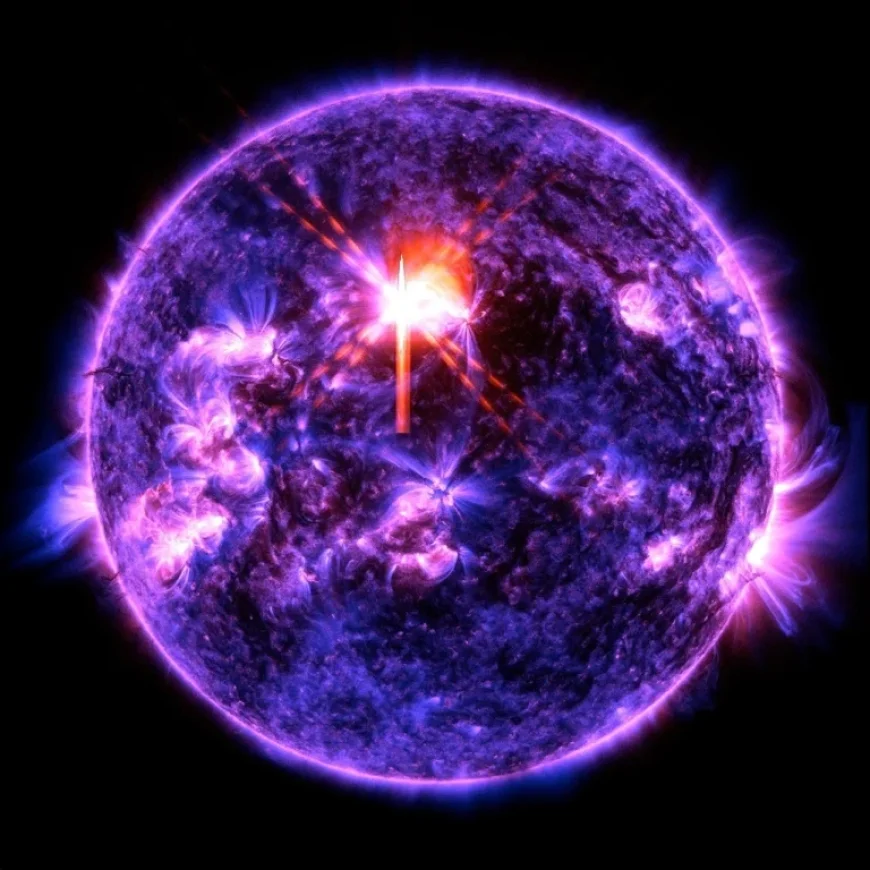 Sun Emits Powerful Solar Flare