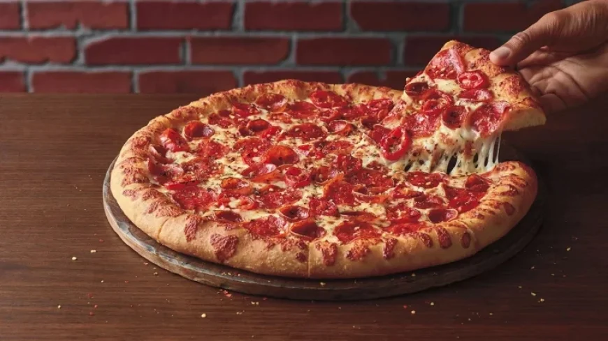 Major Pizza Chain Shuts 250 US Stores Due to Slumping Sales