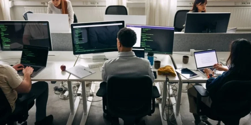 Expert Predicts AI Software Collapse: What’s Next?