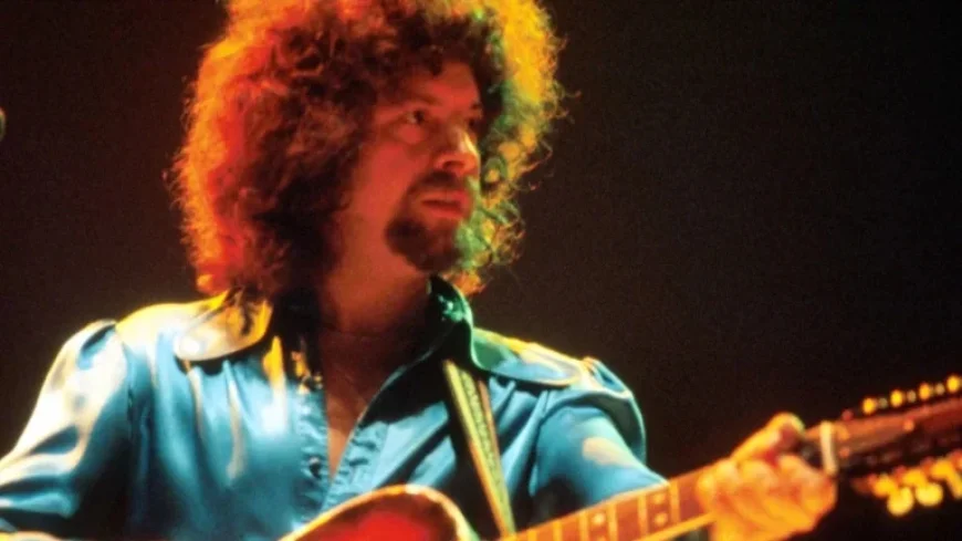 Jeff Lynne’s “Mr. Blue Sky”: Crafting ELO’s Out Of The Blue Masterpiece
