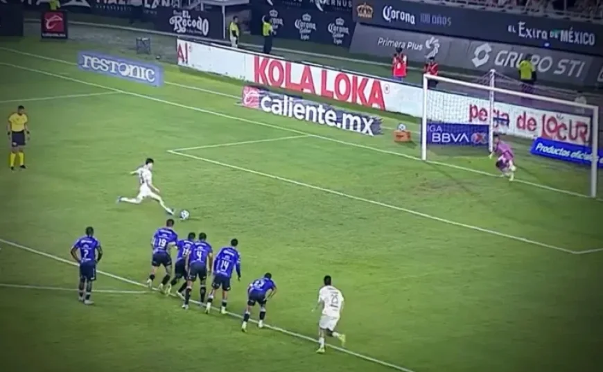 Hormiga González Scores Penalty Goal in Chivas vs. Mazatlán Match