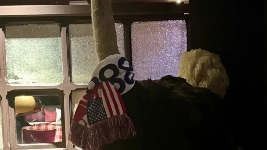 Brian Boitano and Ostrich Shine at Starbucks Winter Olympics House