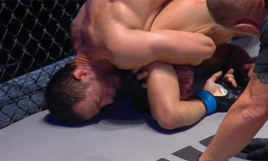 Usman Nurmagomedov Defeats Alfie Davis to Retain PFL Lightweight Title