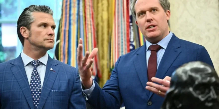 “Icon of Down Arrow Button”