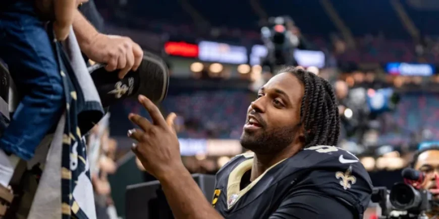 Cam Jordan Leads Krewe of ALLA Parade as Grand Marshal